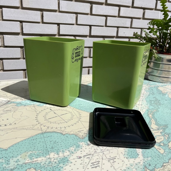Vintage 70s Beacon Sugar and Flour Avocado Green Canister Set - Picture 7 of 8